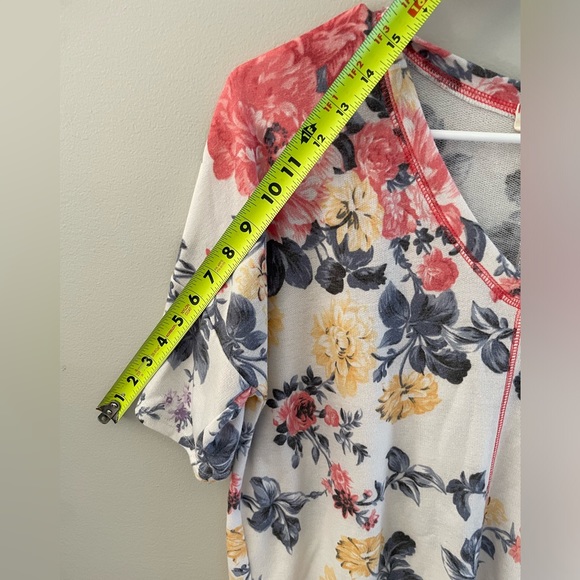 Floral oversize off the shoulder blouse - Picture 8 of 9